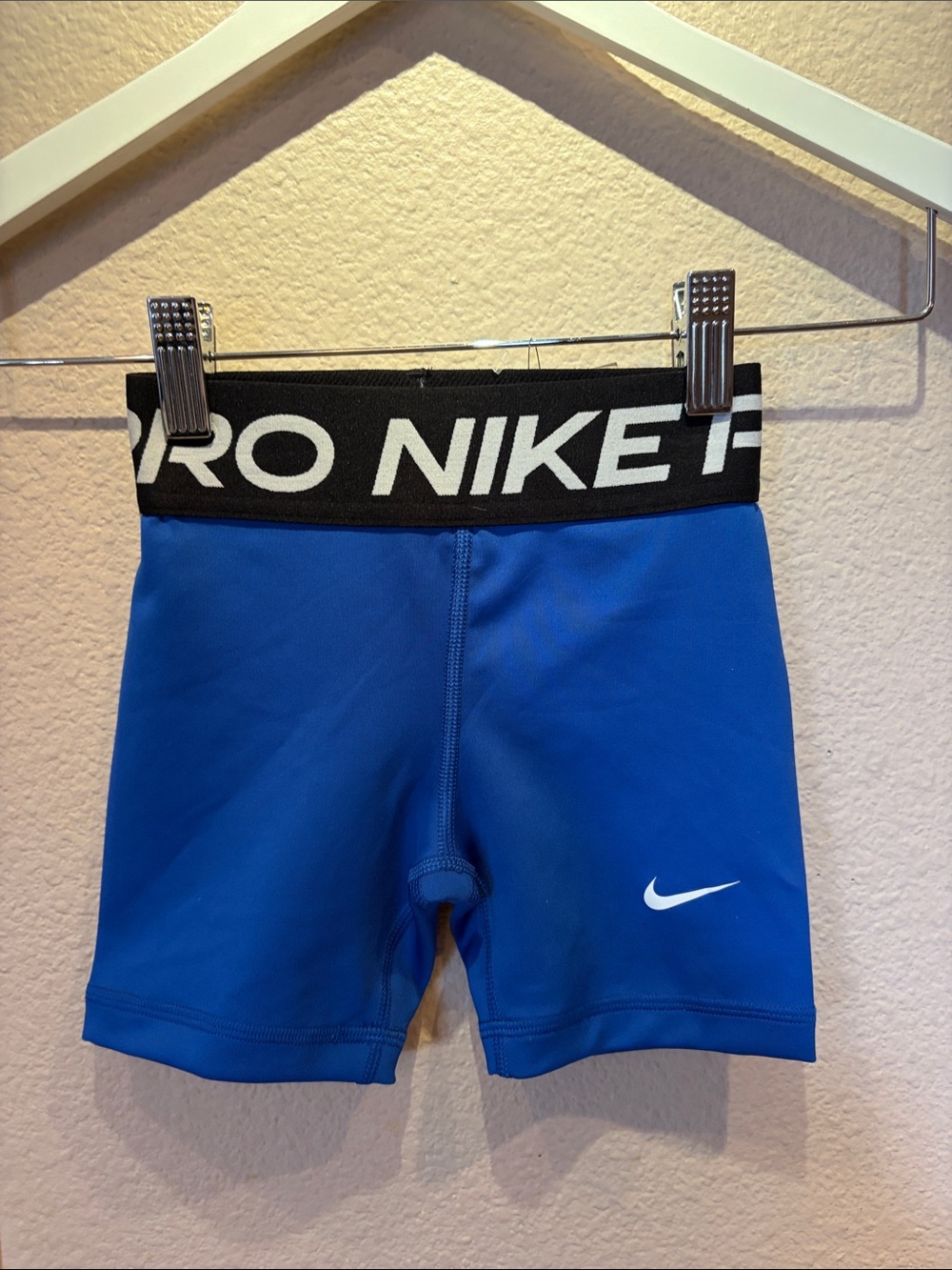 New Nike Pro Girl’s Shorts 5 inch Royal Blue Black Size XS NWT